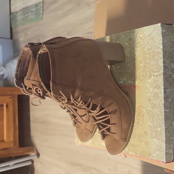 American Rag Maple Adidni Open Toe boot Size 8M - Picture 5 of 6